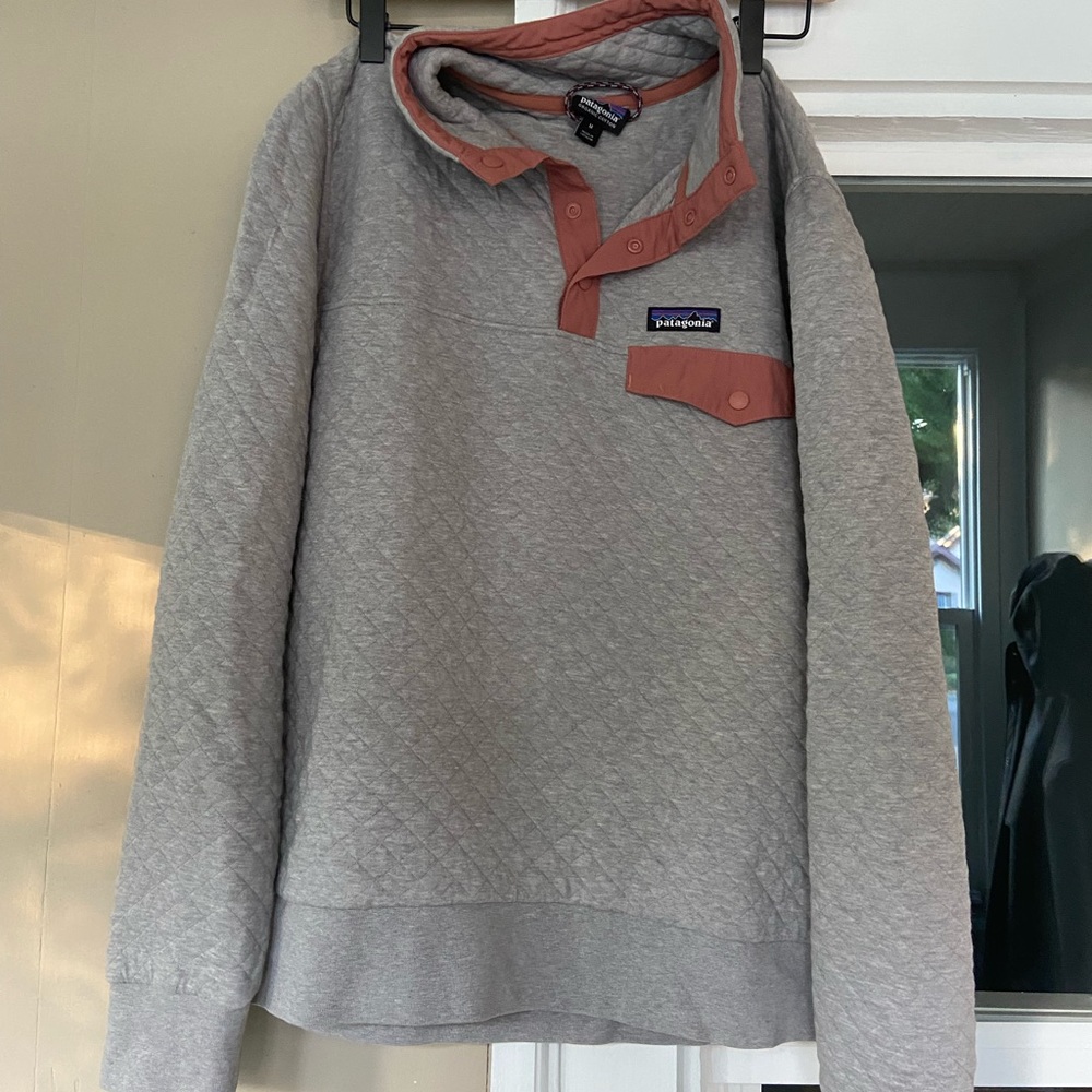 Patagonia sweatshirt - barely worn